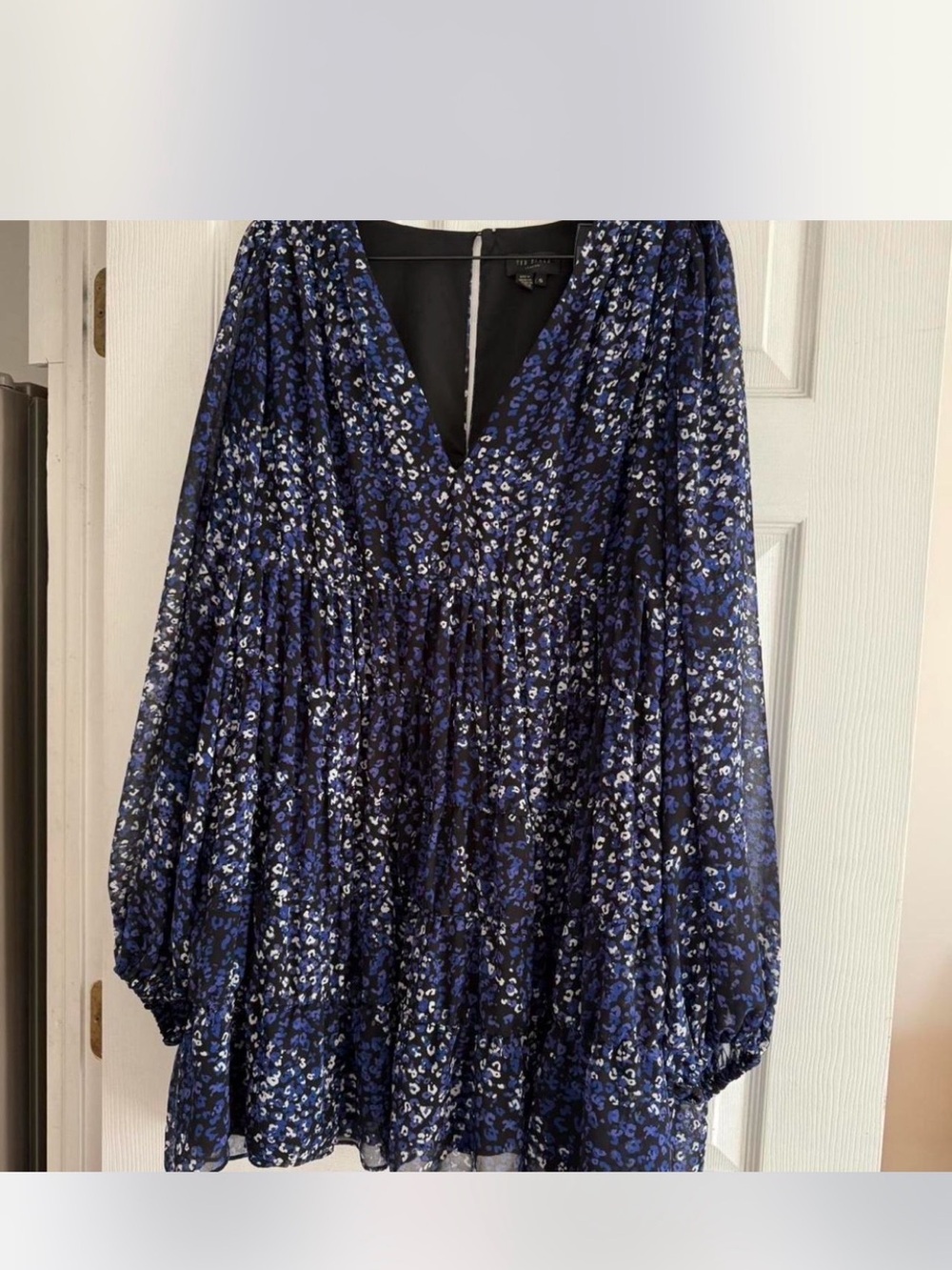Ted Baker Navy and White Floral Tiered Mini Dress 5/L - Picture 2 of 3